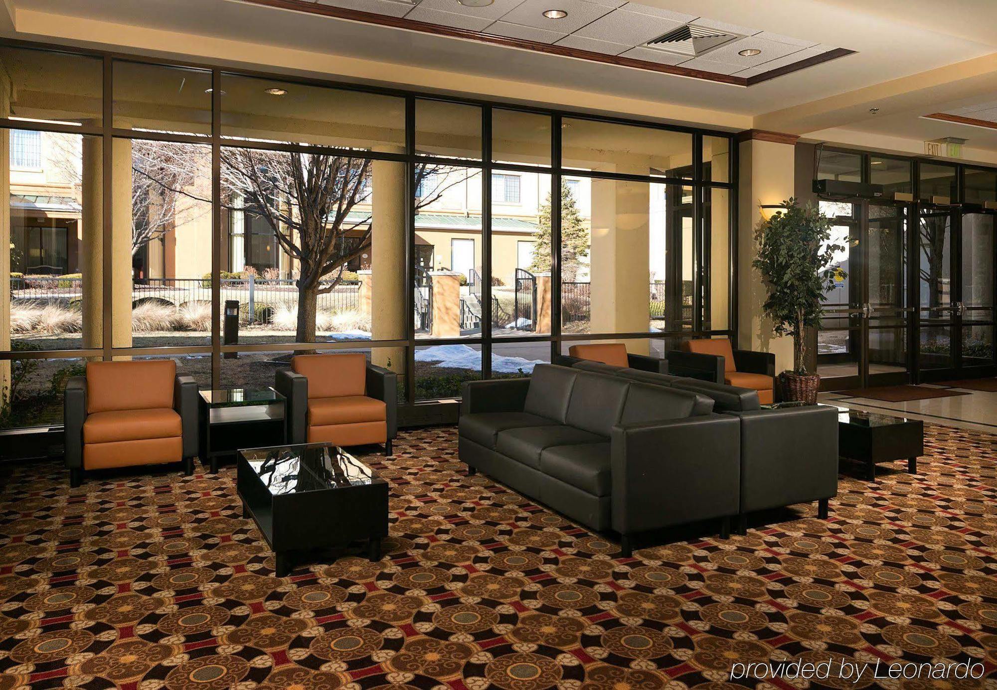 Courtyard Kansas City East/Блу-Спрингс Экстерьер фото